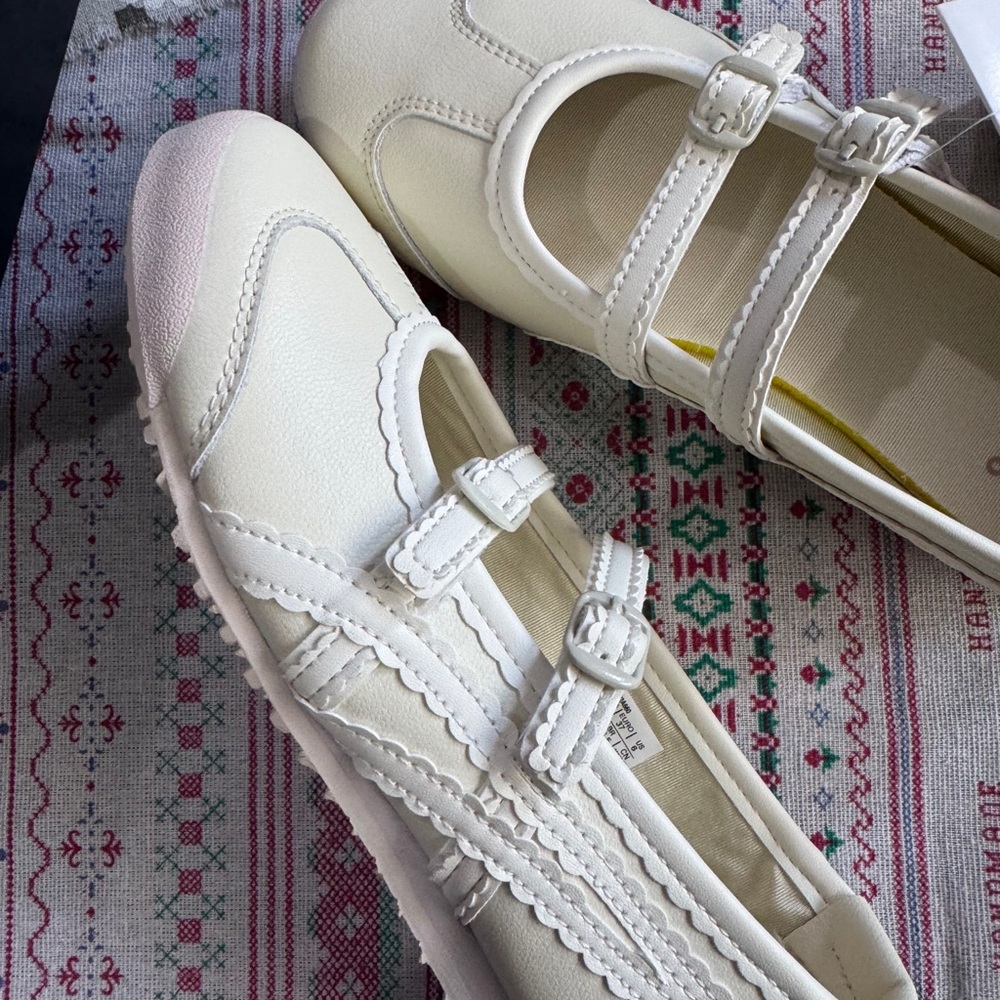 Onitsuka Tiger Cream Mary Jane Sneakers - Picture 7 of 8
